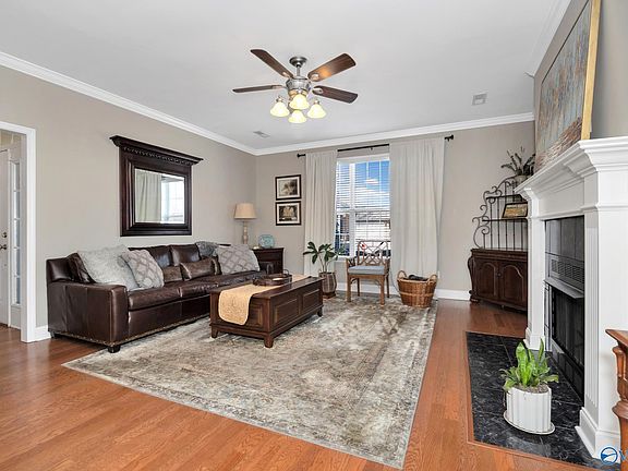 5th image of 5012 Frankford Dr SE