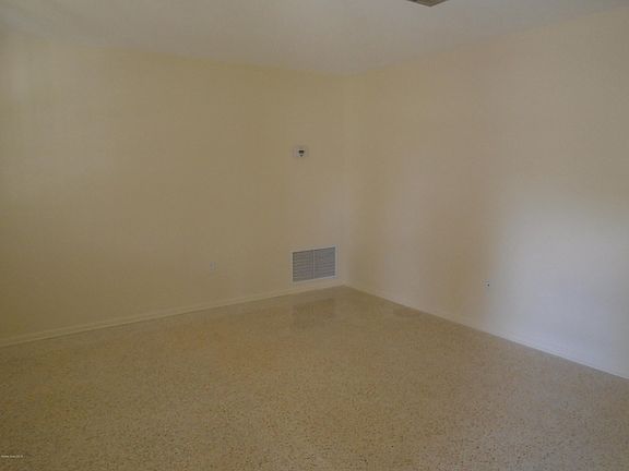 5th image of 212 Forell Ave