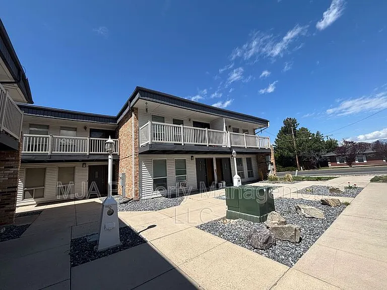 1165 Edgewood Dr #2 — Photo 24