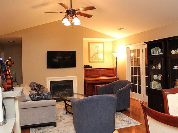 2nd image of 61 Knollwood Holw