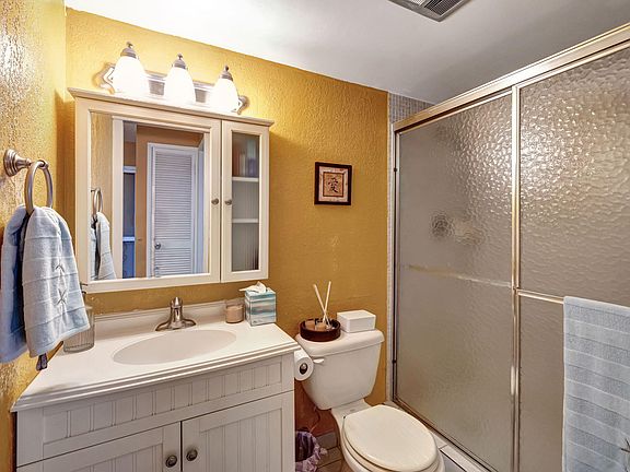 2nd image of 2350 NE 14th Street Cswy #2350-701