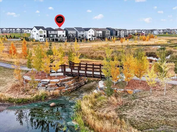 90 NW Savoy Lndg SE, Calgary, AB T3S 0G6