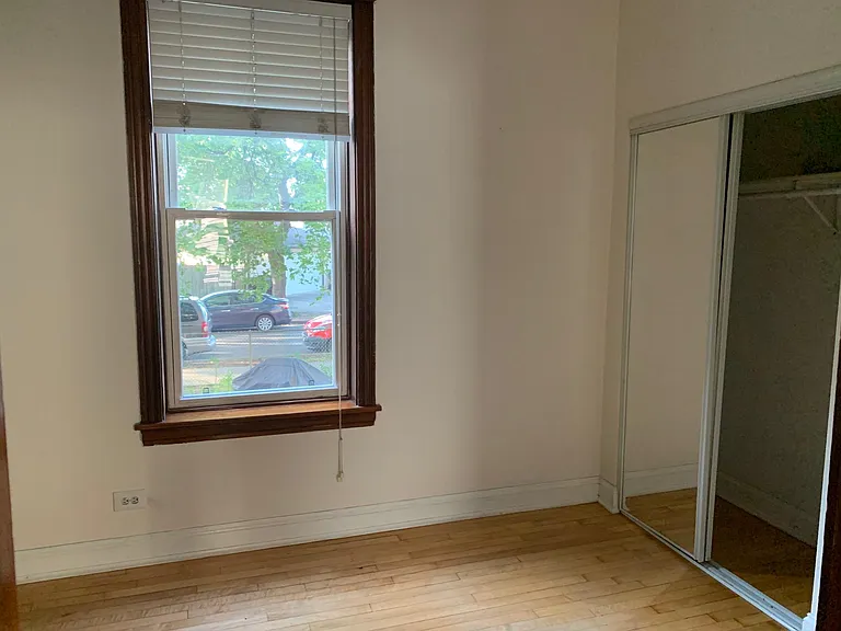 2956 N Avers Ave #1A — Photo 11