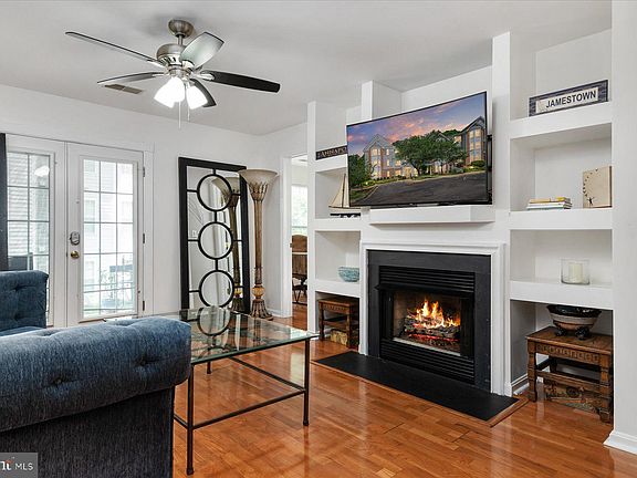 3rd image of 2022 Gov Thomas Bladen Way APT 102