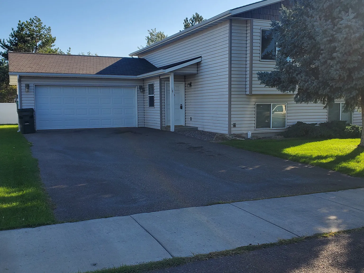 2 bed, 900 sqft, $1,800 — Photo 3