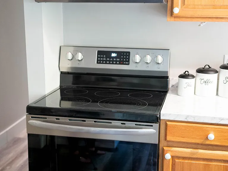 52 Elmwood St #B — Photo 2
