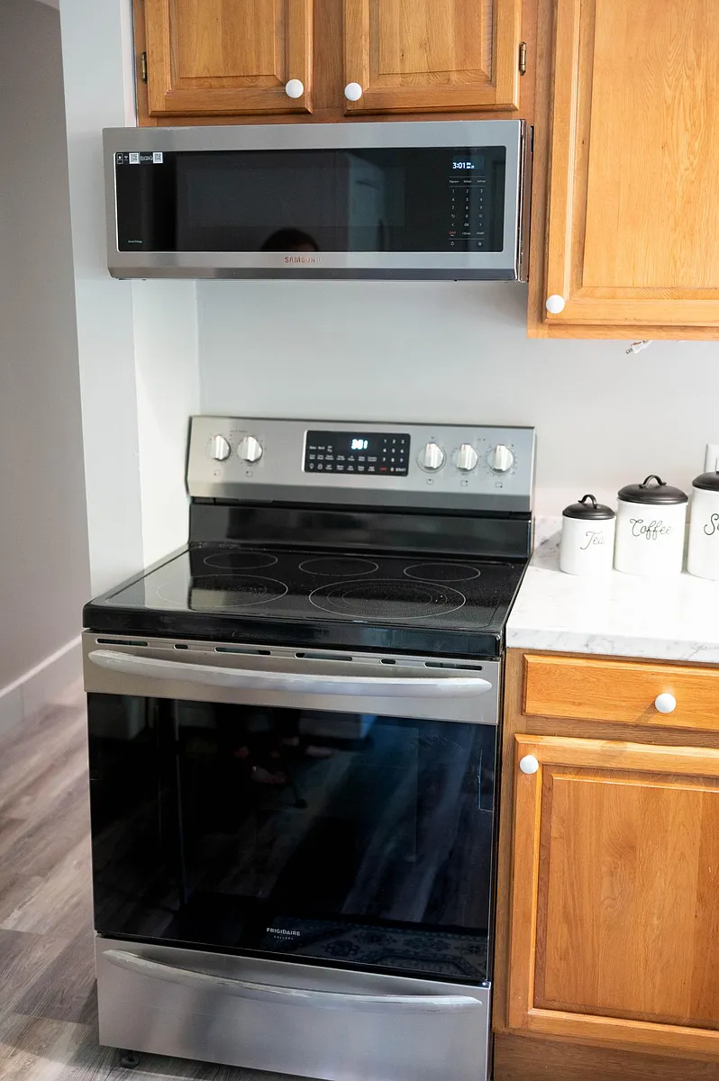 Building Photo - 52 Elmwood St #B