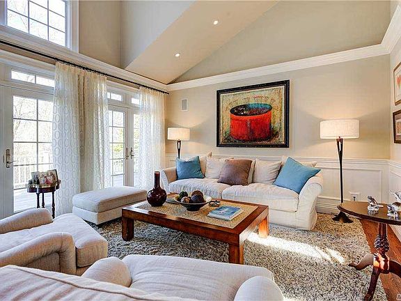 4th image of 3 Fieldstone Ln
