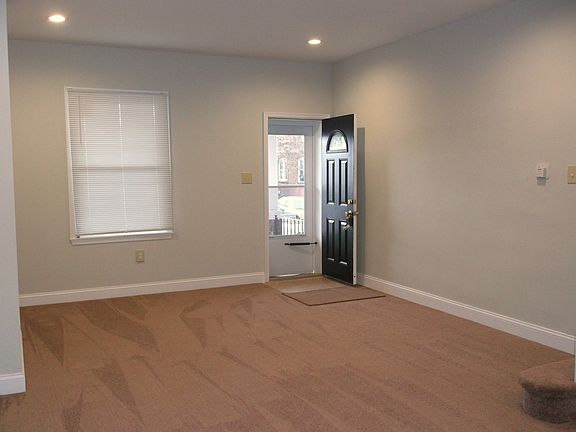 2nd image of 4519 Unruh Ave