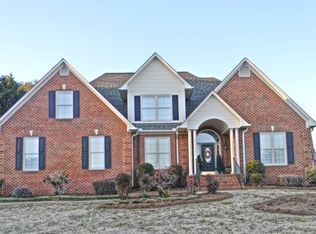 443 Chippendale Ln, Boiling Springs, SC 29316