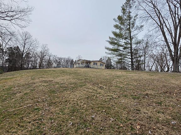 3rd image of 5927 Montgomery Rd