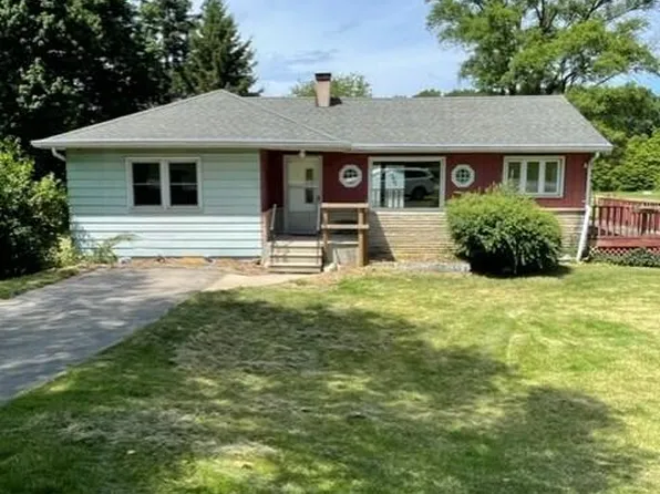 7313 Red Arrow Hwy, Watervliet, MI 49098