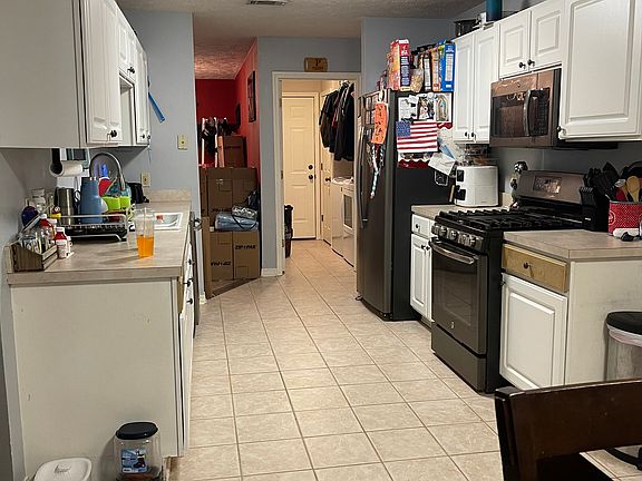 4th image of 1400 Rehoboth Dr