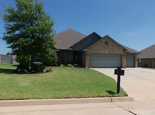1617 Hunters Ridge Dr, Shawnee, OK 74804