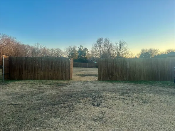 700 W College St, Mesquite, TX 75149