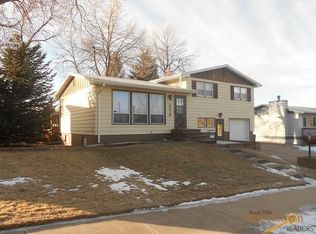 2219 Arrow St, Rapid City, SD 57702