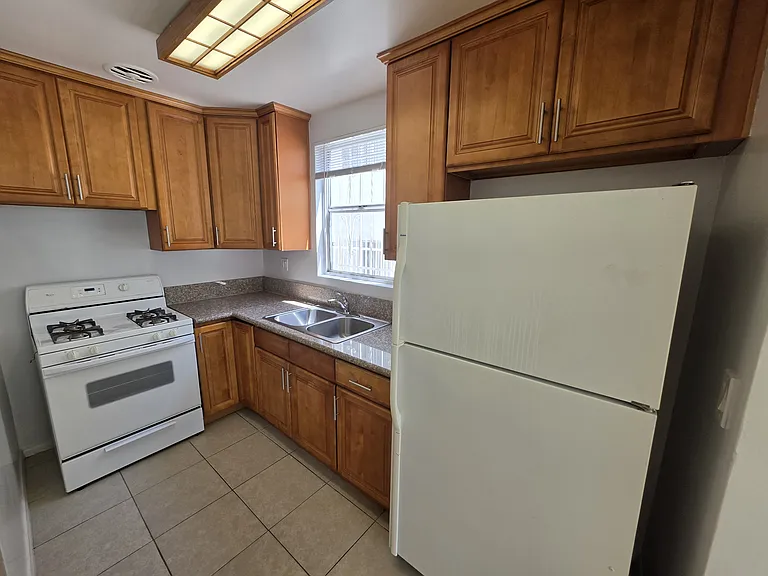 1732 N Harvard Blvd #106 — Photo 14