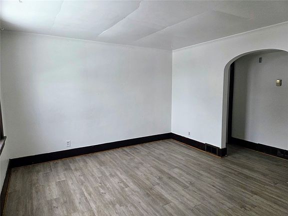 4th image of 306 Spruce St