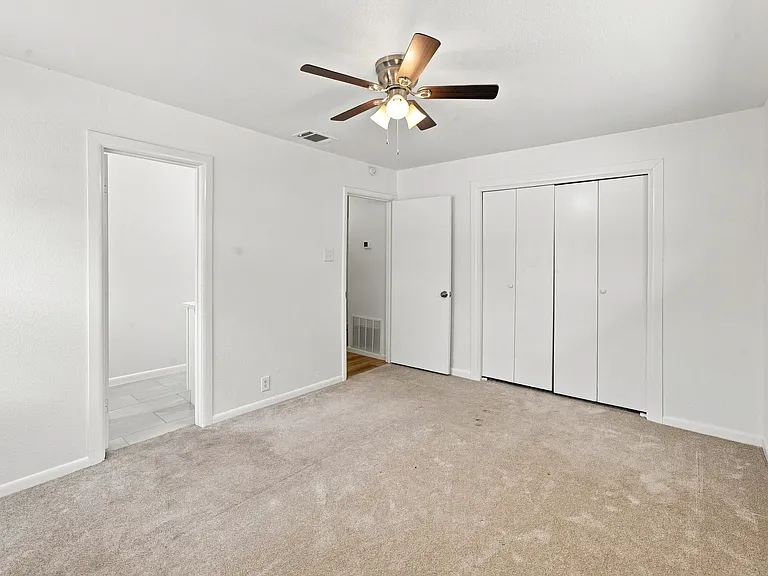 1411 W Shields Dr — Photo 16
