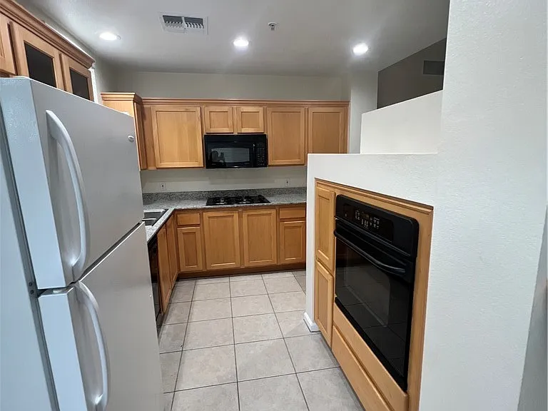 19 E Agate Ave #303 — Photo 6