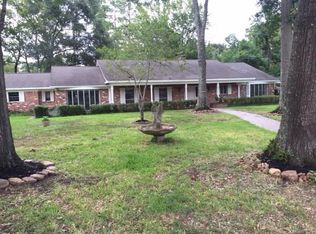 6 Briarwood Dr, Conroe, TX 77301