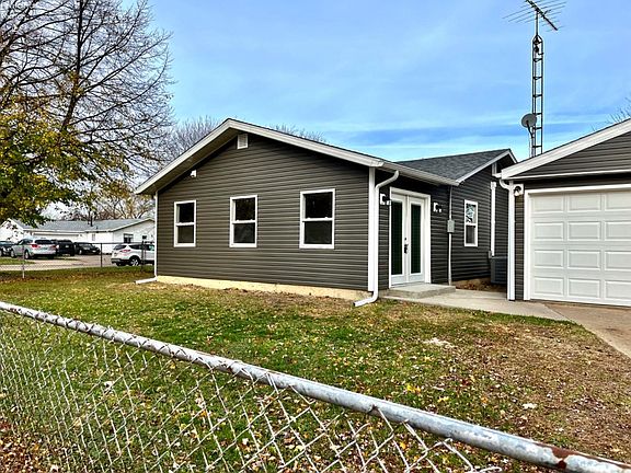 3rd image of 1302 Wamajo Dr
