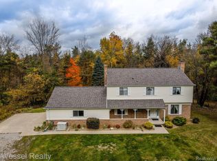 855 Townsend Rd, Leonard, MI 48367