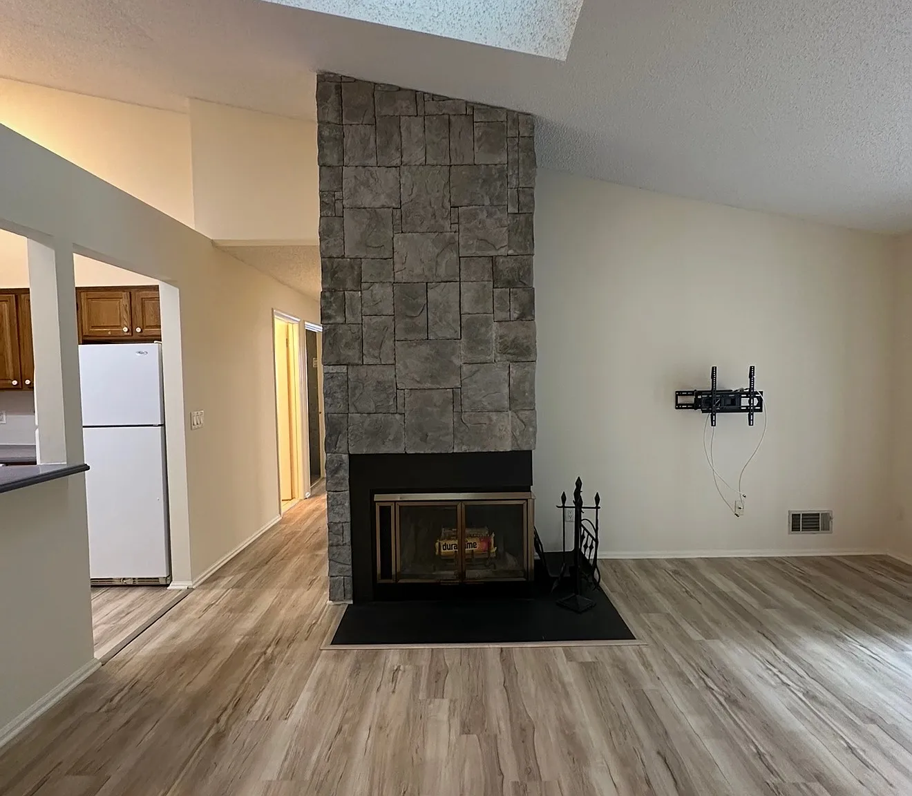 2 bed, 1108 sqft, $2,950 — Photo 2