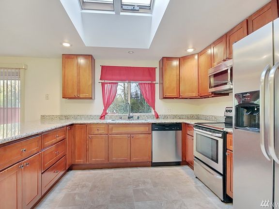 5th image of 13919 4th Ave E