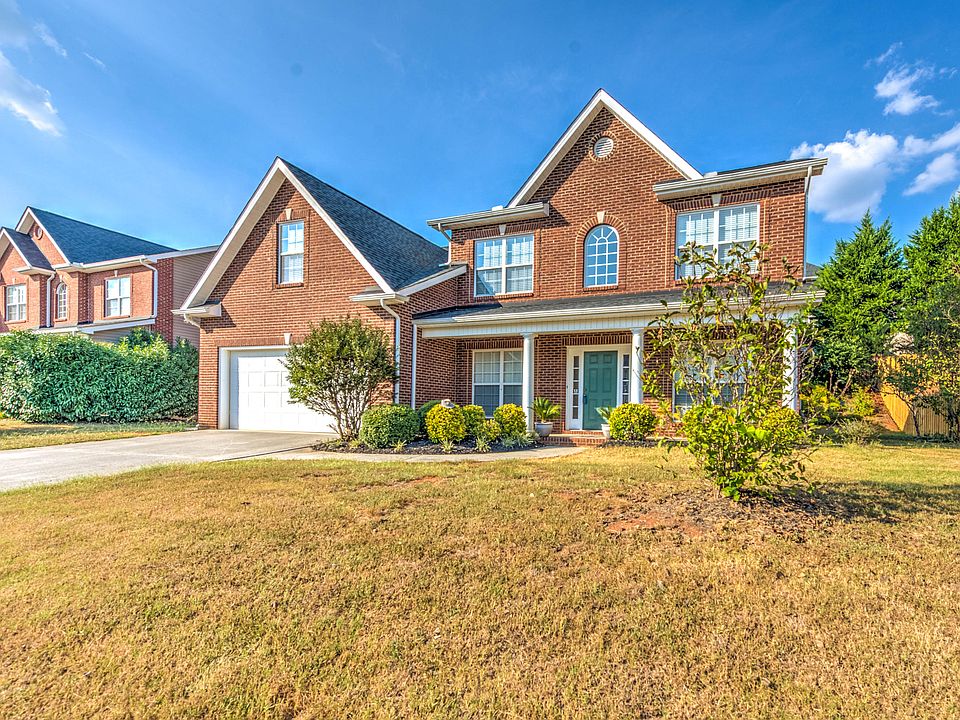 1st image of 1615 Singletree Ln