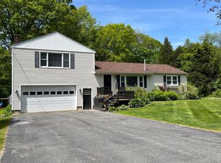 65 Martin Rd, Kittery, ME 03904