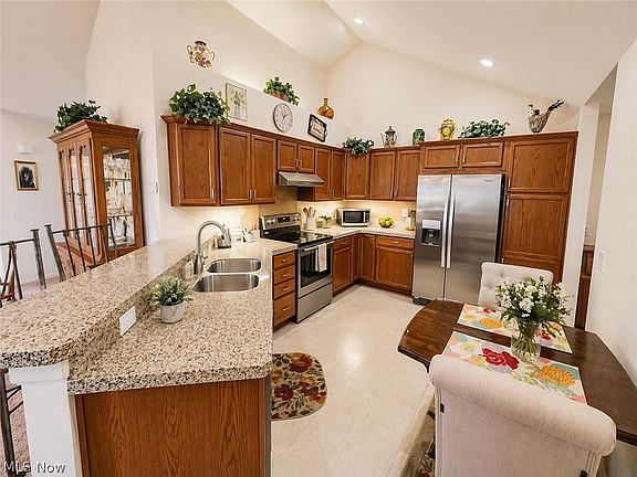 3rd image of 5227 Redford Dr