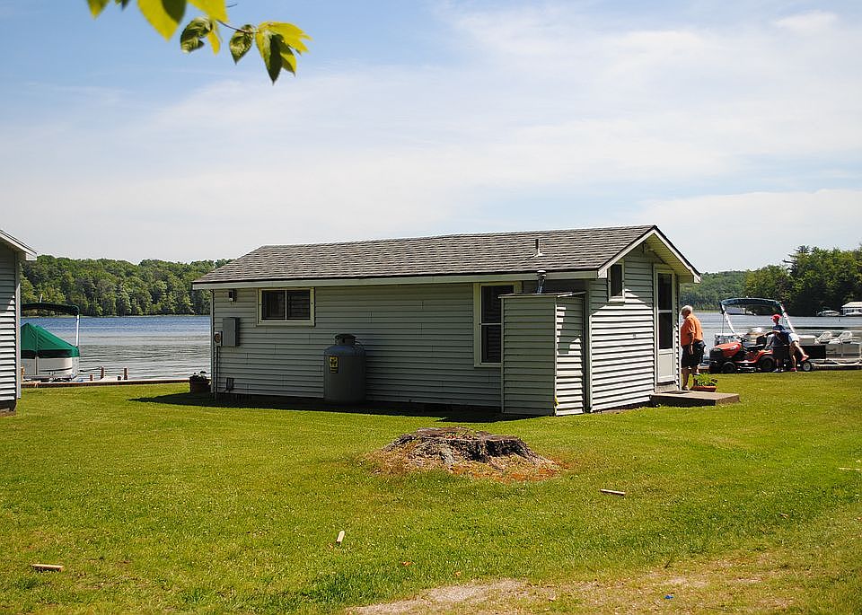 1st image of 4849 N Lakeshore Dr