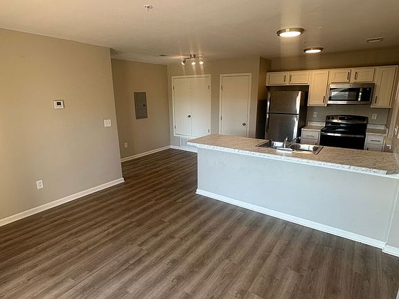 2nd image of 6696 Whispering Oak Pl APT 4