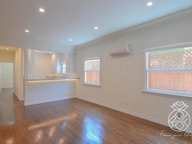 1848 S Redondo Blvd #1848 — Photo 20