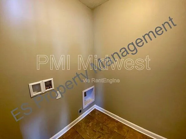 10918 Spirit Dr — Photo 17