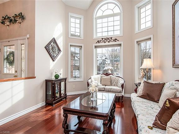 4th image of 110 Deer Ridge Dr