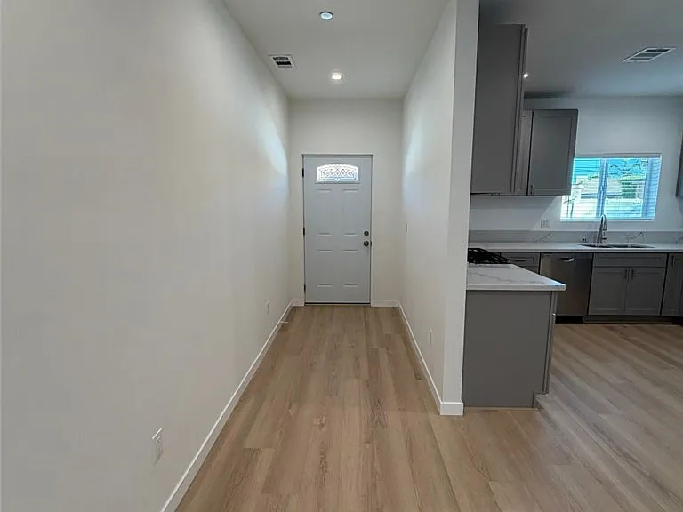 10867 Nettleton St — Photo 6