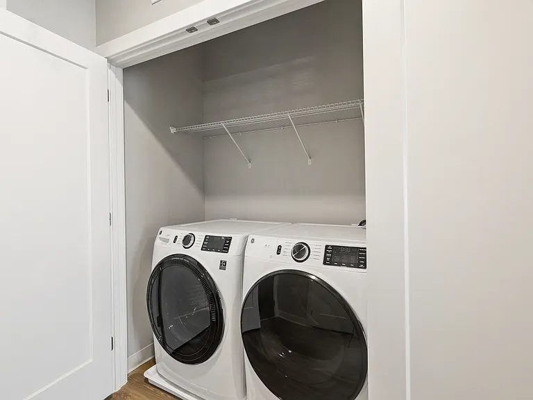 Woodmore Apartments — Photo 13