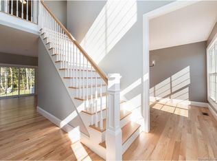23 Partridge Ct E, Manchester, CT 06040