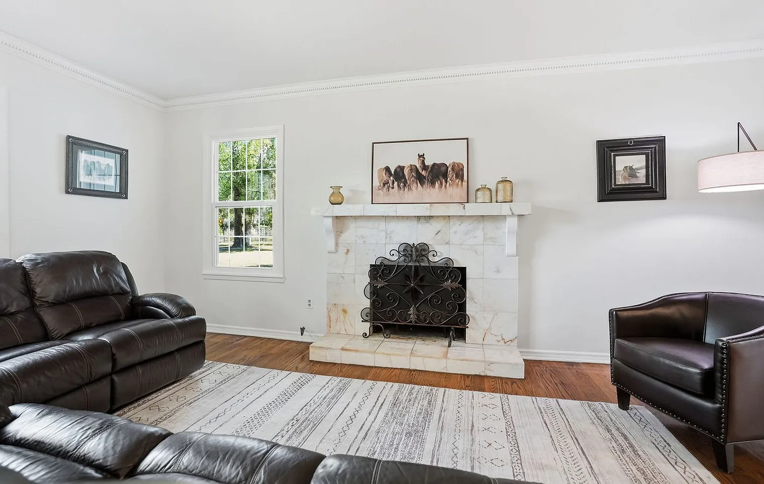 5 bed, 4.0 bath, 5564 sqft, $23,283 — Photo 2