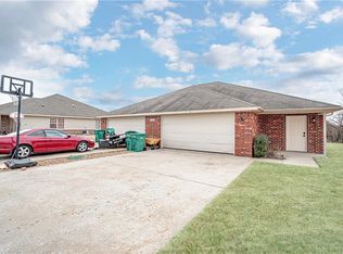 1342 Dove Loop, Springdale, AR 72764