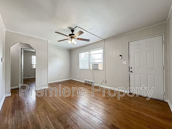 3rd image of 1302 Richmond Ave