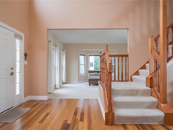 2nd image of 9036 Shannon Ct