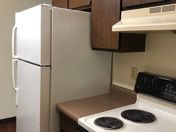 3rd image of 333 Maplewood Dr APT 203