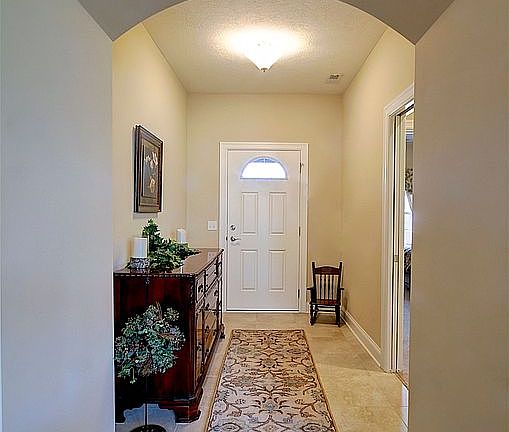 3rd image of 2696 Chateau Dr