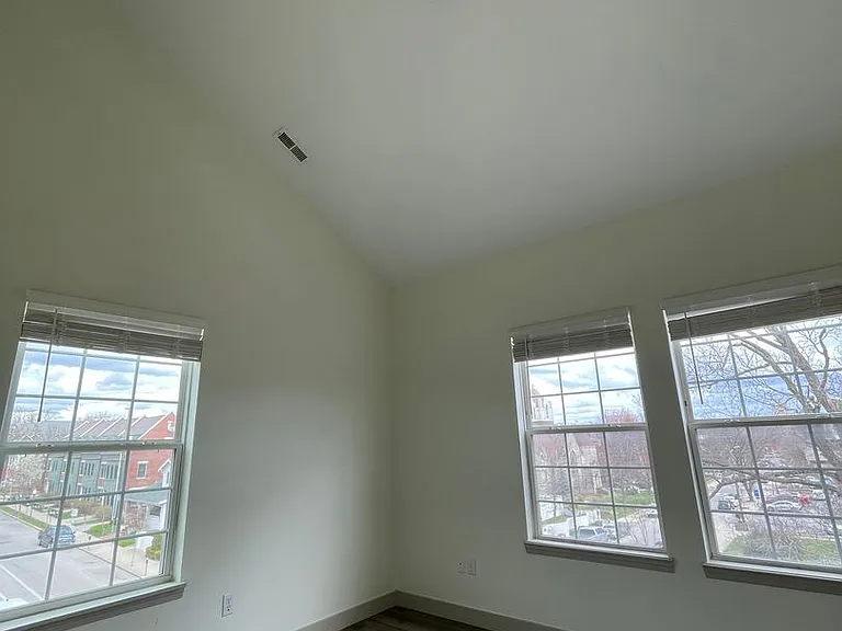 125 N Washington St — Photo 170
