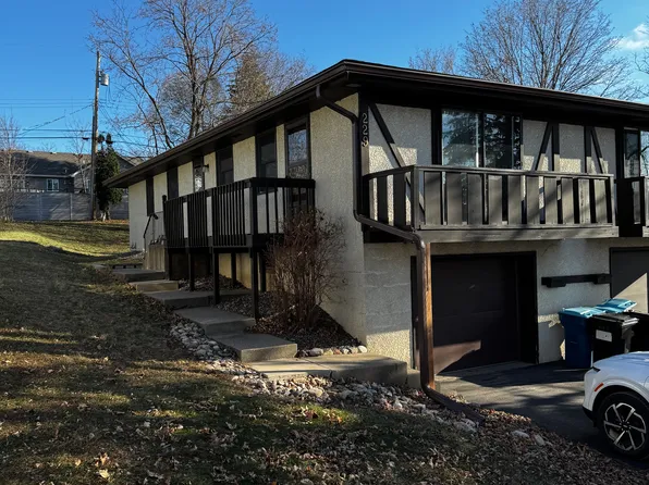 229 21st Ave N, Hopkins, MN 55343
