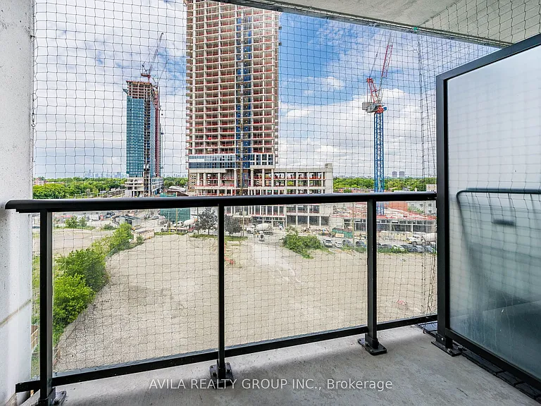 8 Trent Ave #704 — Photo 30