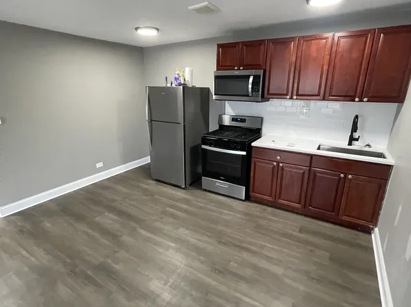5 N Dryden Pl #2B, Arlington Heights, IL 60004